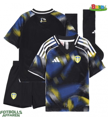 Leeds United Tredjeställ Barn 2025-26 Kortärmad (+ Korta byxor)